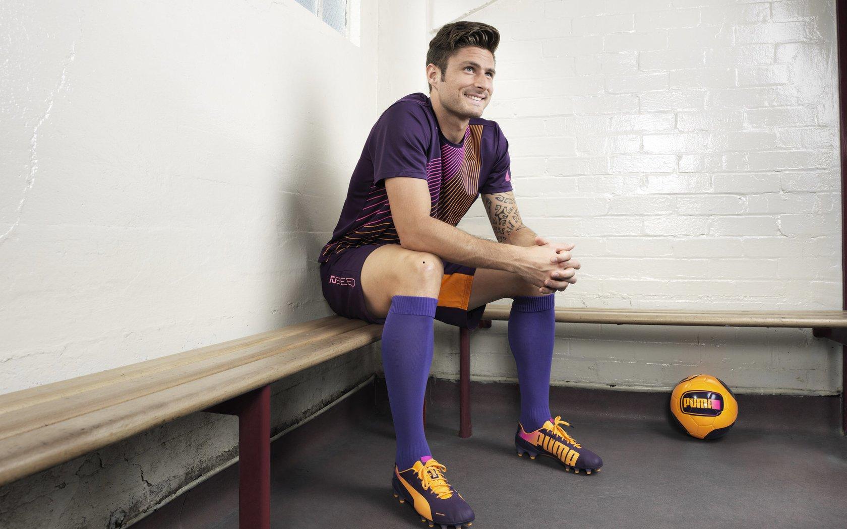 中国冰壶队世锦赛惊艳亮相 新秀组合力克强敌创历史