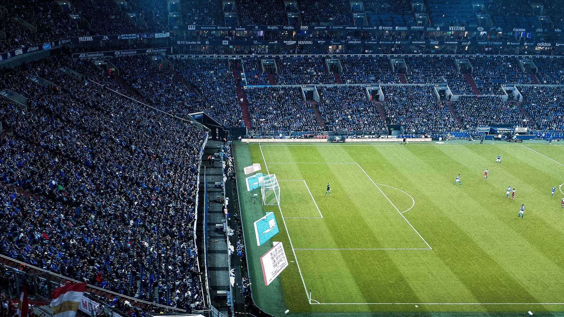 2026年世界杯预选赛激战正酣，多支豪门球队提前锁定晋级席位